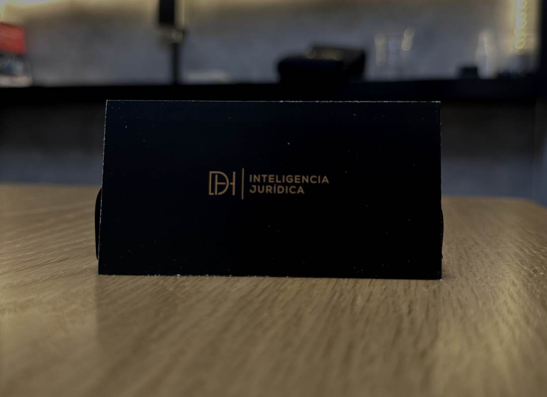 Tarjeta institucional de DH Inteligencia Jurídica